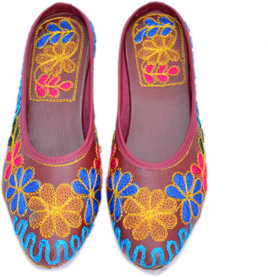 

Myra Women Brown Flats