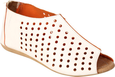 

Jade Women White Flats