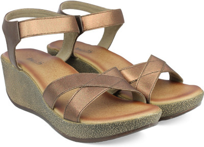 

Inc.5 Women BRONZE Wedges