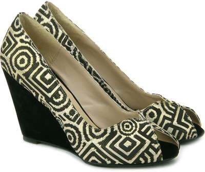 

Plosh Women Golden Wedges