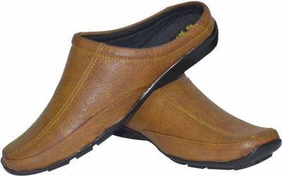Strive Men Black Sandals