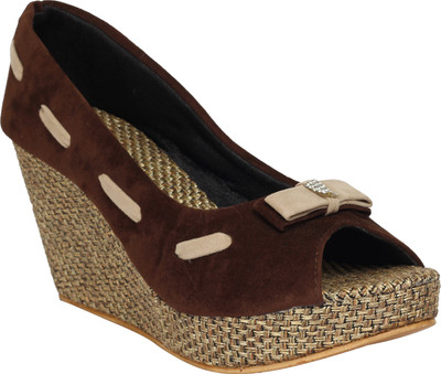 

Jade Women Brown Wedges
