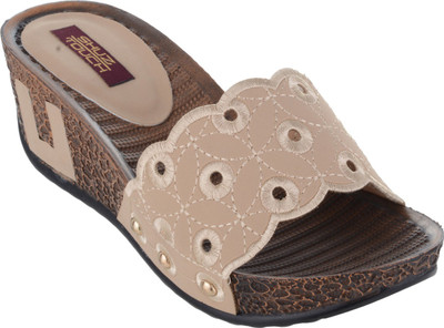 

Shuz Touch Women BEIGE Wedges