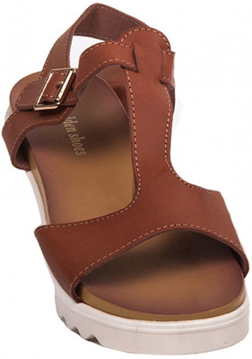 

Estatos Women Brown Flats