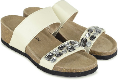 

Carlton London Women Nude Wedges