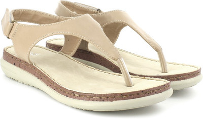 

Inc.5 Women Beige Flats