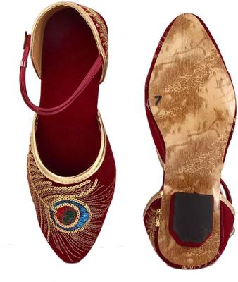 Rangmor Women Black Heels