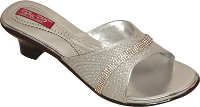 

D&D Women Silver Heels