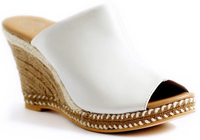 

Kanabis Women Brown Wedges