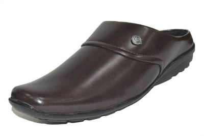 Strive Men Black Sandals