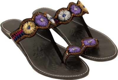

Footrendz Women Black::White::Purple::Golden Flats