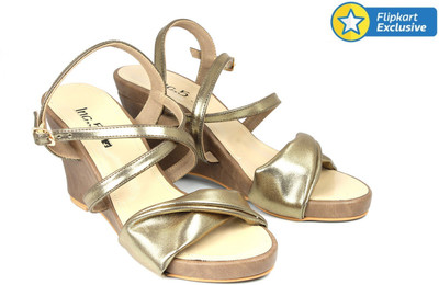 

Inc.5 Women ANT GOLD Wedges