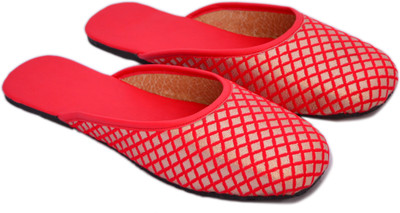 

Myra Women Red Flats