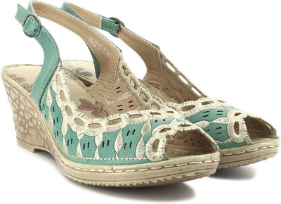 

Inc.5 Women Green Wedges