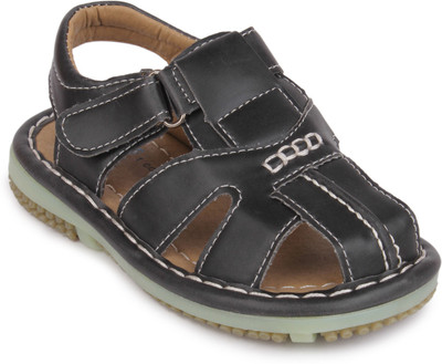 

Action Shoes Boys Sports Sandals(Black
