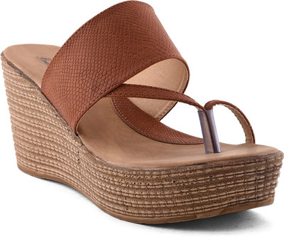 

Bruno Manetti Women Tan Wedges