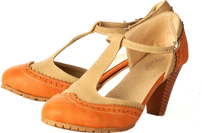 

Vero Couture Women Orange Heels