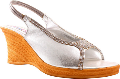 

Belly Ballot Women Silver Wedges