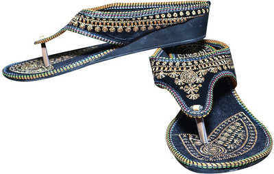 

Port Women Black Flats
