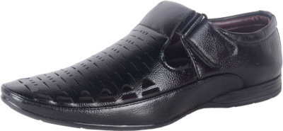 

Dakarr Men Black Sandals
