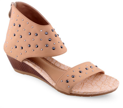 

Shuz Touch Women BEIGE Wedges