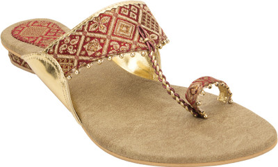 

Footrendz Women Maroon::dark red; golden Flats