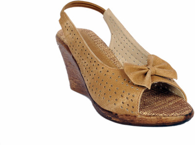 

Studio 9 Women Beige Wedges