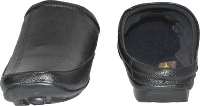 Strive Men Black Sandals