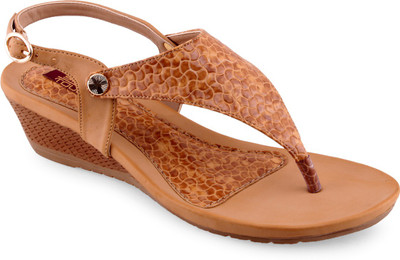 

Shuz Touch Women BEIGE Wedges
