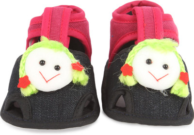 

Instabuyz Girls Sports Sandals(Black