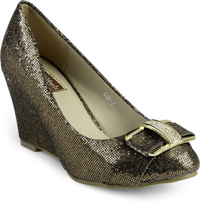 

Flat n Heels Women Brown Wedges