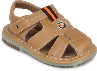 

Action Shoes Boys Sports Sandals(Beige