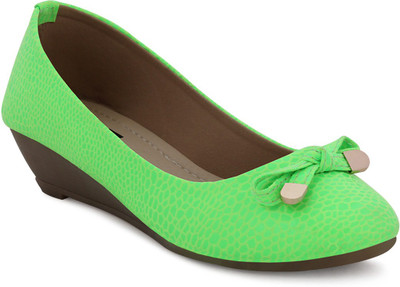 

Get Glamr Girls Wedges(Green