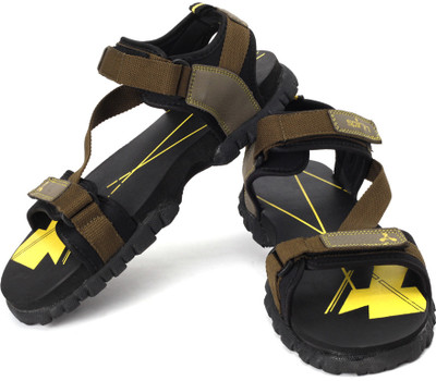 

Spinn Men Olive, Yellow Casual