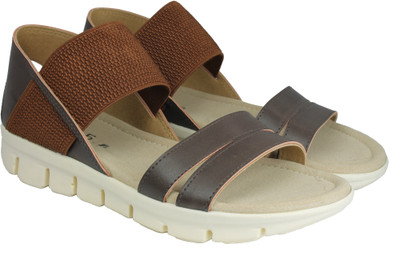 Inc.5 Women BROWN Flats