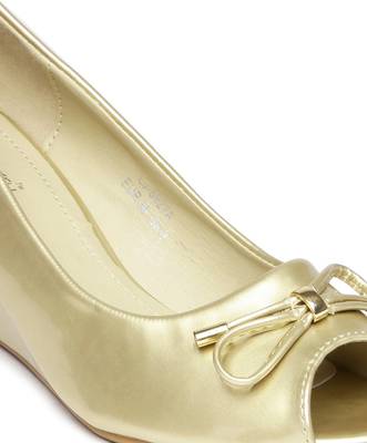 Dressberry Women Gold Heels