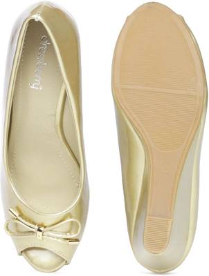 Dressberry Women Gold Heels