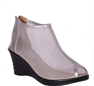 

Pantof Girls Wedges(White