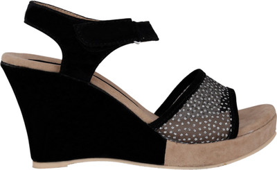 

Footshez Women Gold Wedges