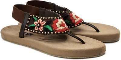 

Inc.5 Women Brown Flats