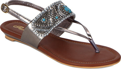 

Flora Women 21, Silver Wedges