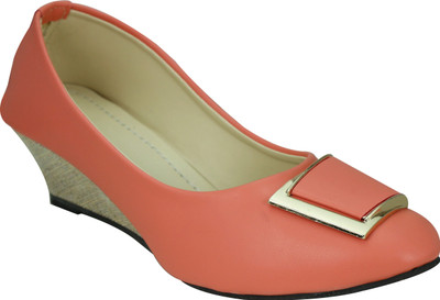 

Smart Traders Girls Wedges, Peach