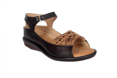 

Bora Bora Women Black Wedges