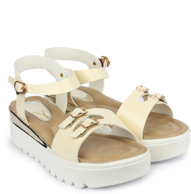 

Bonzer Women Beige Sandals