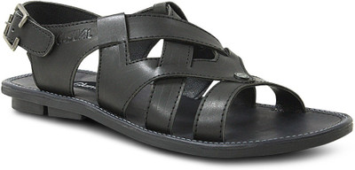 

Get Glamr Men Black Casual