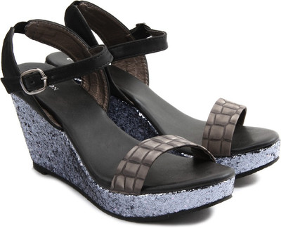 

Carlton London Women Black Wedges