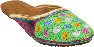 

Royal Collection Women Green Flats