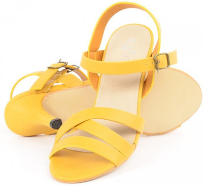 

Estatos Women Mustard Heels