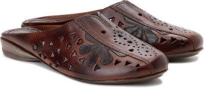 

Catwalk Women BROWN Flats
