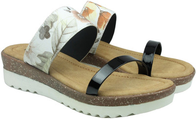 

Inc.5 Women WHITE Flats